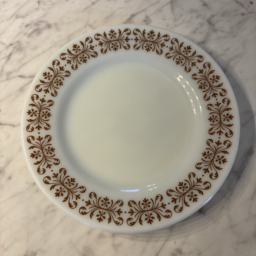 Vtg Pyrex Tableware Milk‎ Glass 9" Plate Copper Filigree 703-26 USA